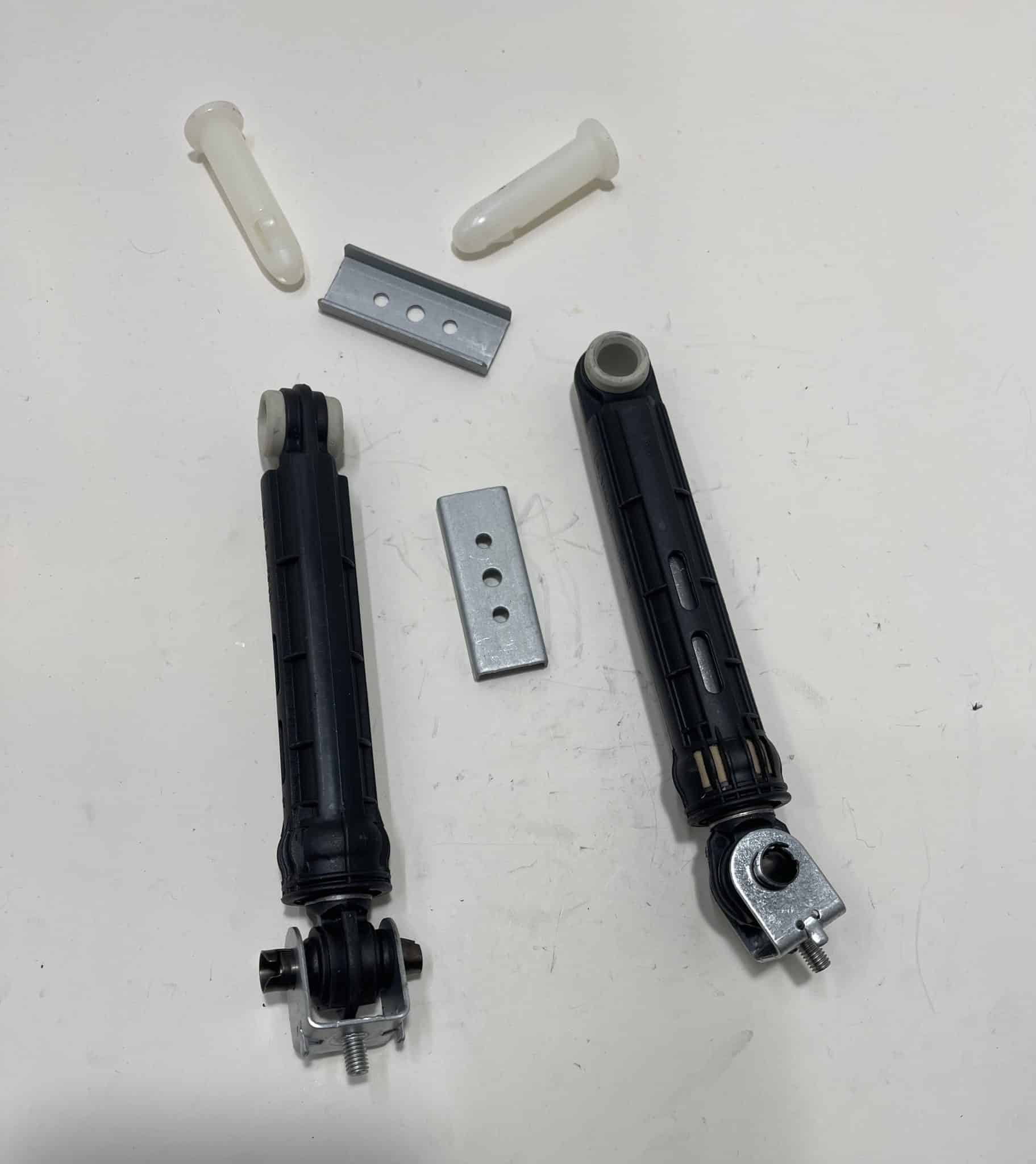 KIT AMMORTIZZATORI PER  LAVATRICE HOTPOINT ARISTON INDESIT C00309597 482000023502