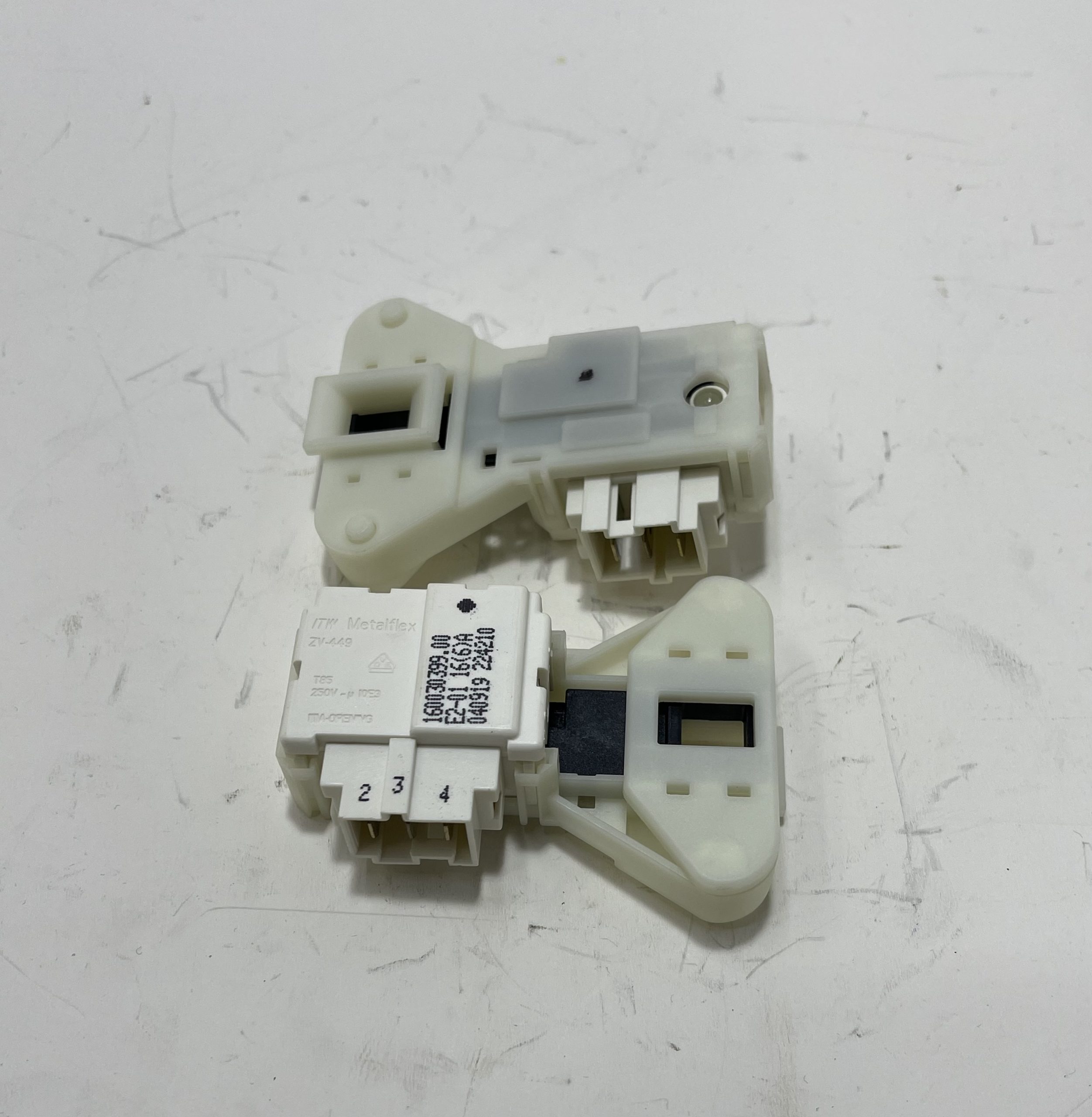 ELETTROSERRATURA BLOCCOPORTA PER  LAVATRICE ARISTON INDESIT WHIRPOOL 00225273