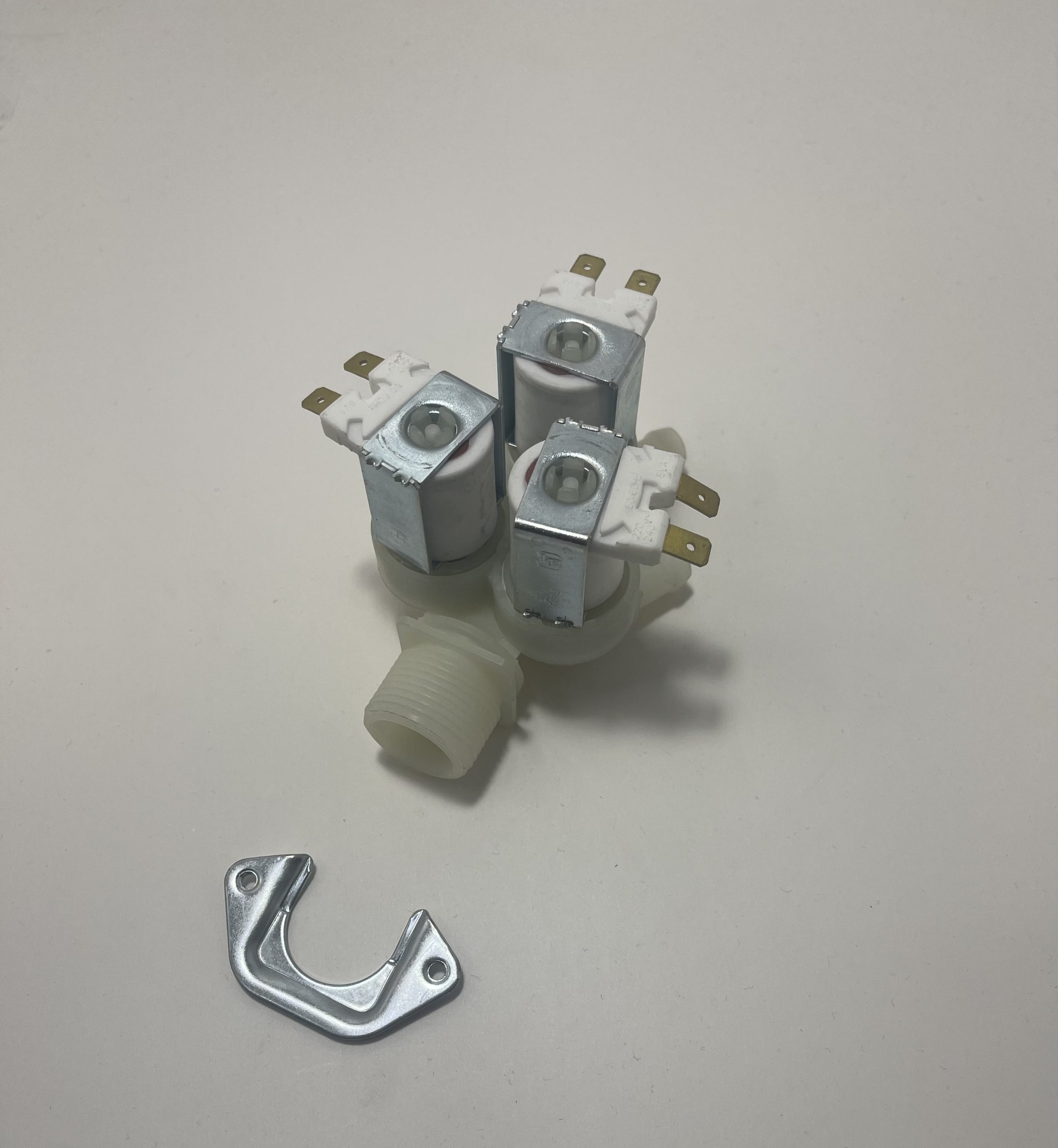 ELETTROVALVOLA TRIPLA PER LAVATRICE A 3 VIE  D120083